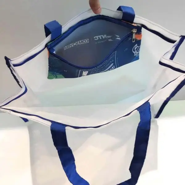 sacola plástica personalizada com bolso